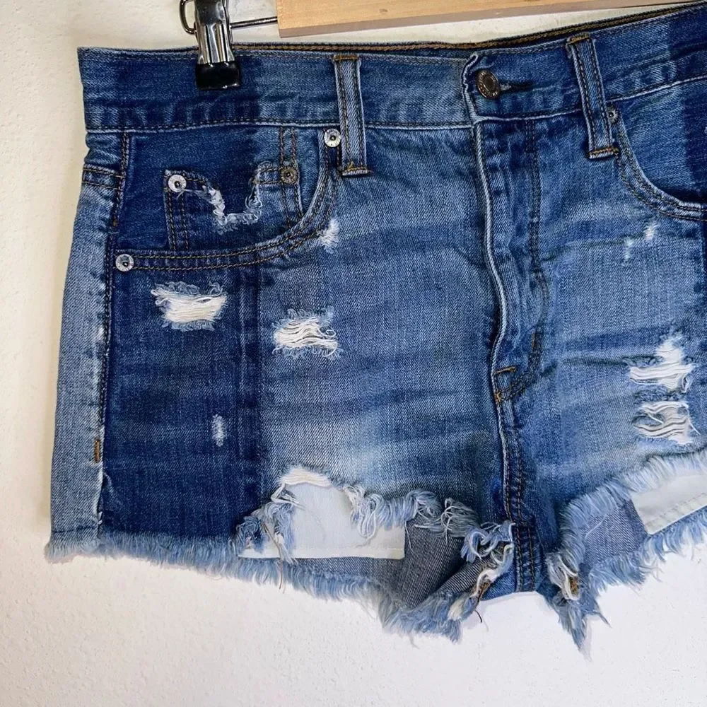 American Eagle Size 6 Vintage HiRise Festival Frayed Hem Distressed Denim Shorts